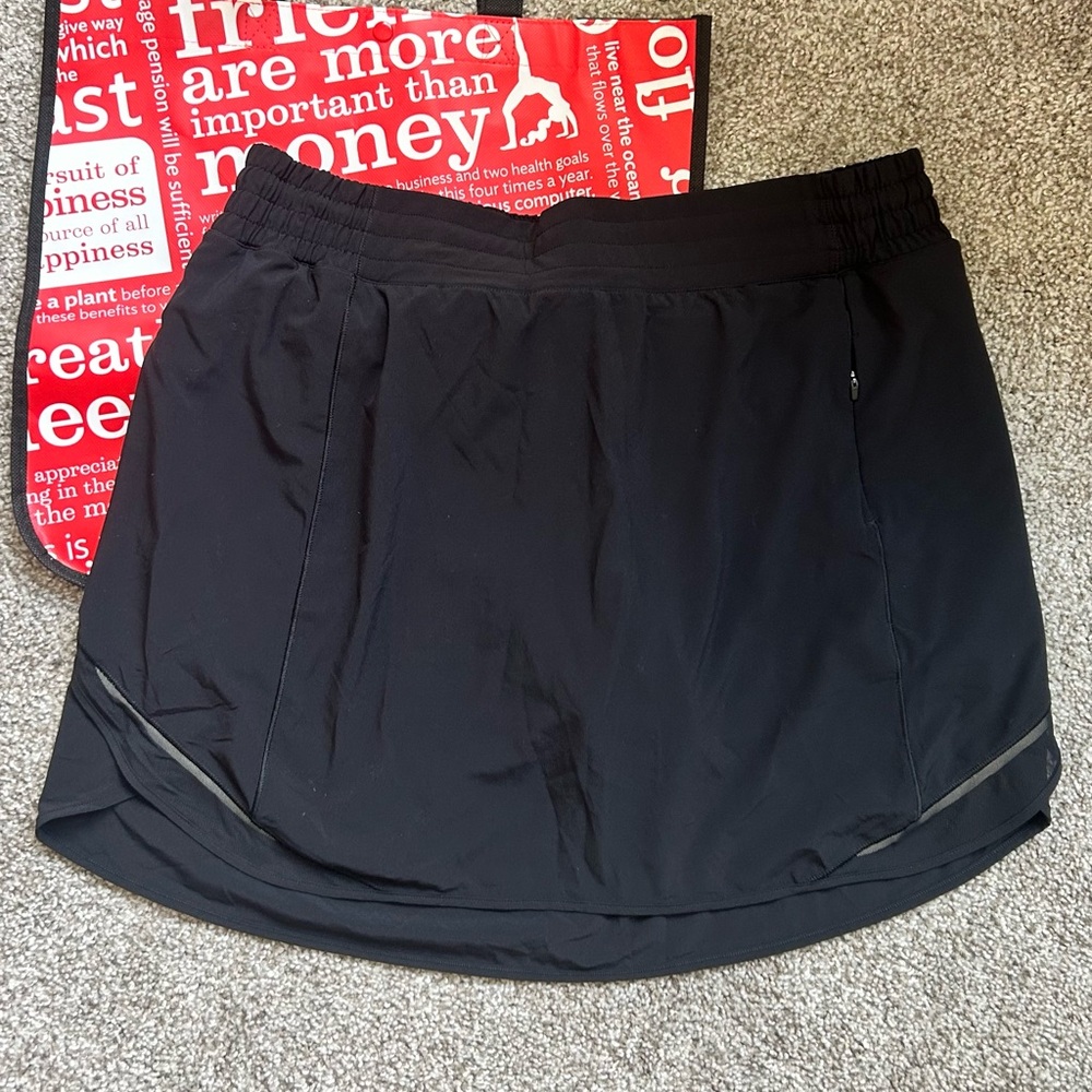 Lululemon size 14 Hotty Hot Skort